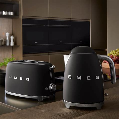 smeg kettle & toaster set.